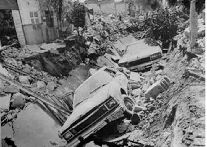 The image shows the destruction experienced by the city of Guadalajara by gasoline vapor in 1992
